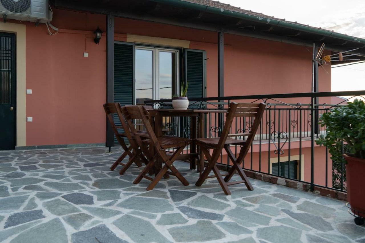 Coralli Pentati 1 Dimitris Apartments Bagian luar foto